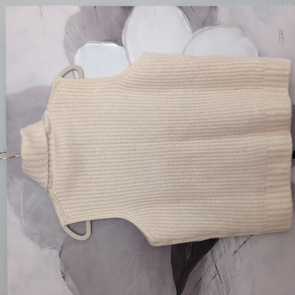 Wayf Shay Sleeveless Rib Cowl Neck Cream Sweater Size Medium Nwt ❤️ - Picture 4 of 6